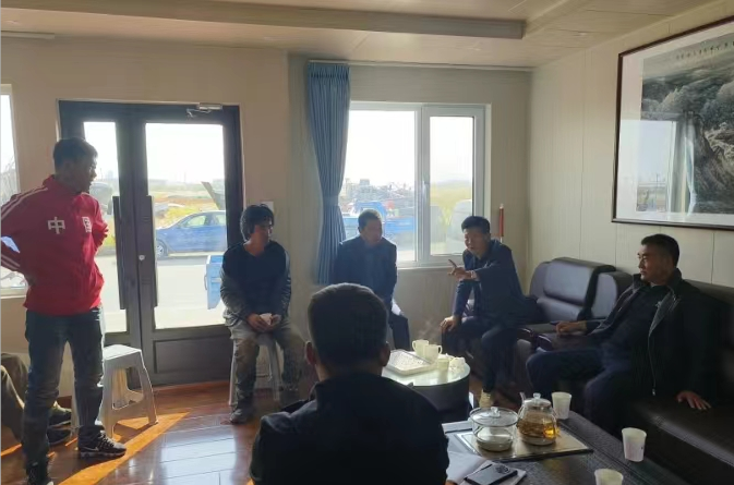 盤錦市漁業(yè)協(xié)會積極配合二界溝街道推進小船轉(zhuǎn)港工作